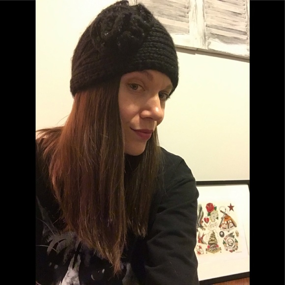 Claire’s Sequin Flower Ear Warmer - Picture 6 of 7